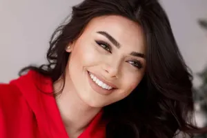 Aysun şiddət görüb?