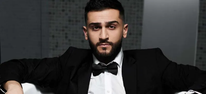 Coni səhnəni tərk edir?