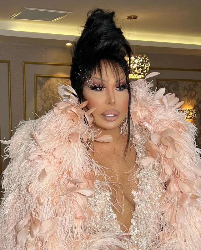 Bülent Ersoyu yenə Anar bəzədi