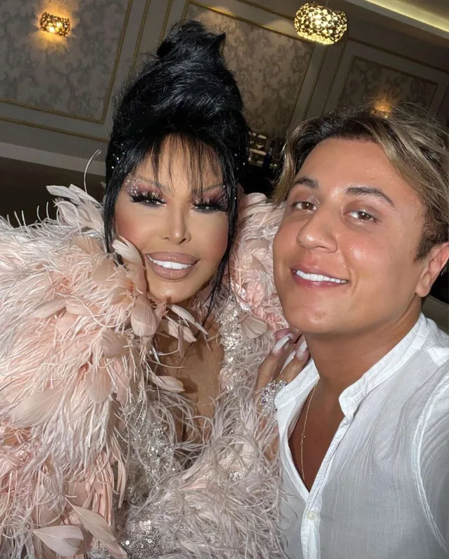 Bülent Ersoyu yenə Anar bəzədi