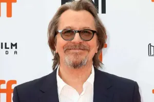 Qeri Oldmen karyerasını bitirir