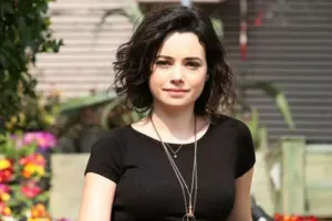 Özgü son halı ilə təəccübləndirdi