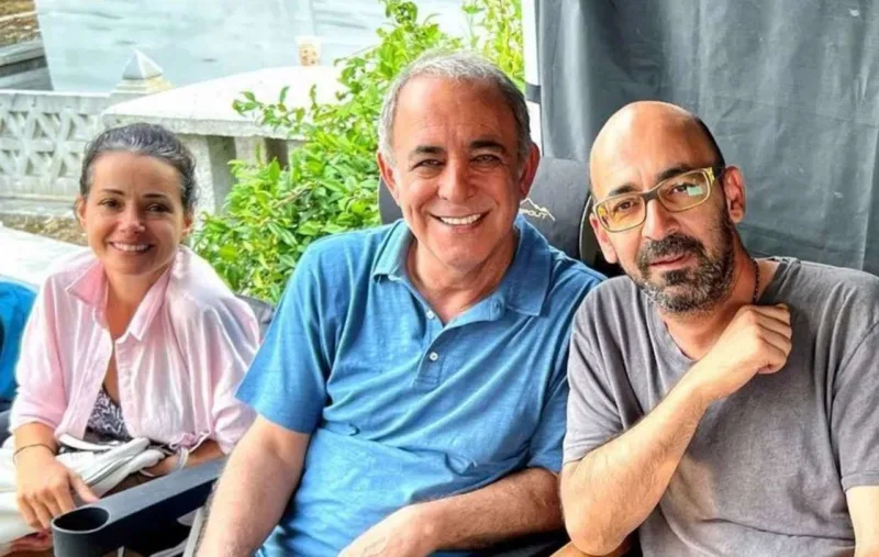 Özgü son halı ilə təəccübləndirdi