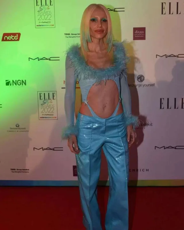 Mükafatı LGBTQ+ üzvləri üçün aldı