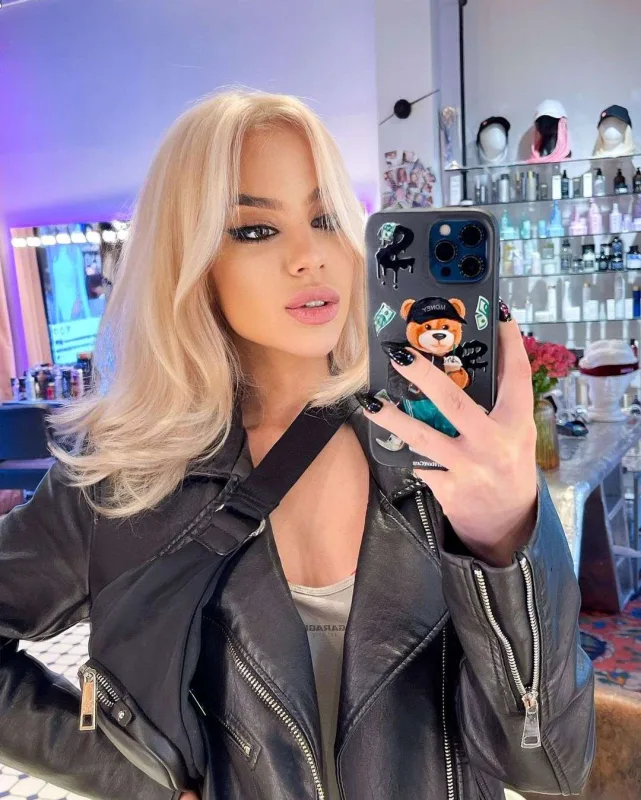 IZAK dəlixanaya aparıldı