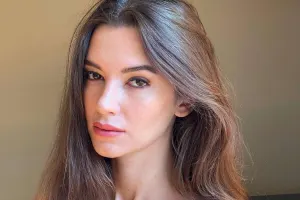 Gizlicə evlənən Leyla ana olacaq