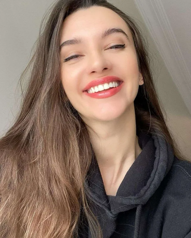 Gizlicə evlənən Leyla ana olacaq