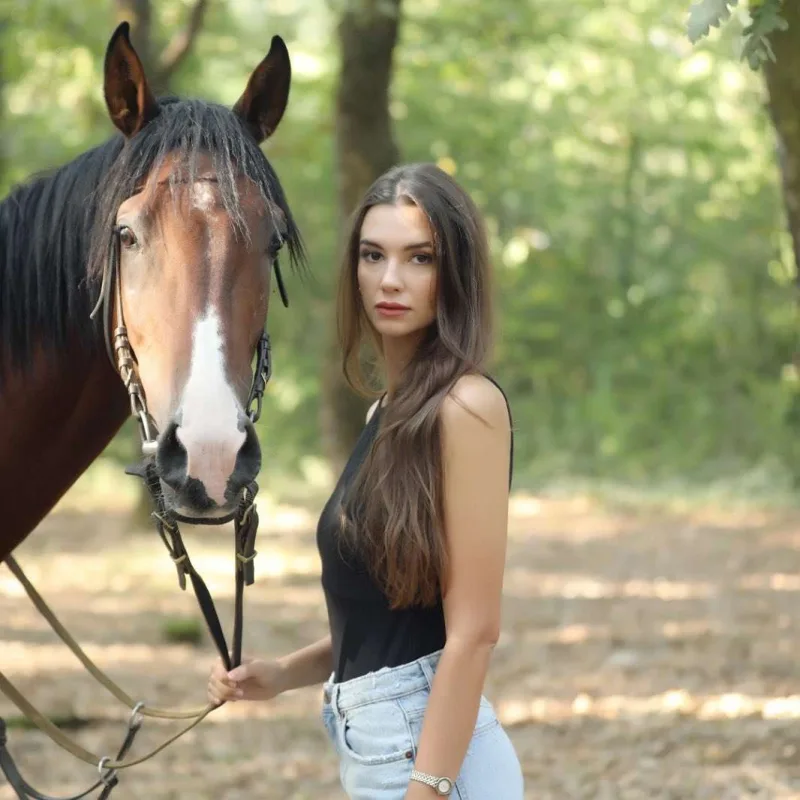 Gizlicə evlənən Leyla ana olacaq