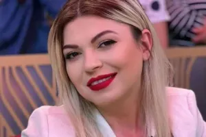 Əvvəl rəfiqəsinə, sonra özünə hücum etdilər