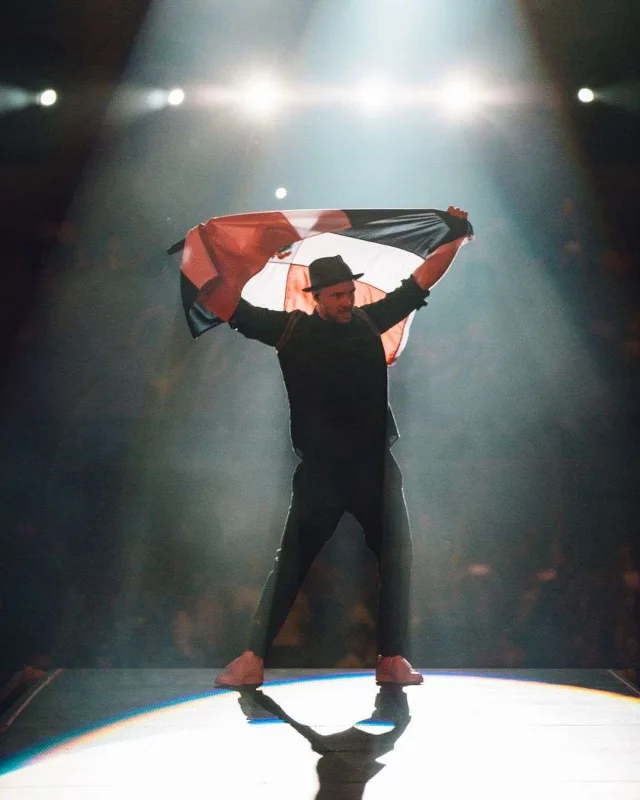 Castin 100 milyon qazandı