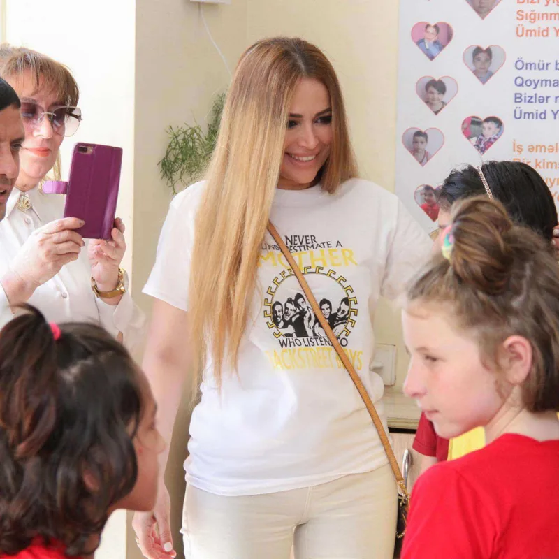 Nigar Camal uşaq sığınacağında