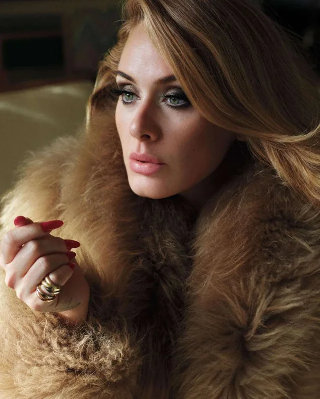 Adel “Elle” üçün kamera qarşısına keçdi