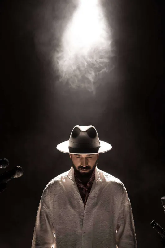 Zamiq yeni mahnısını təqdim etdi