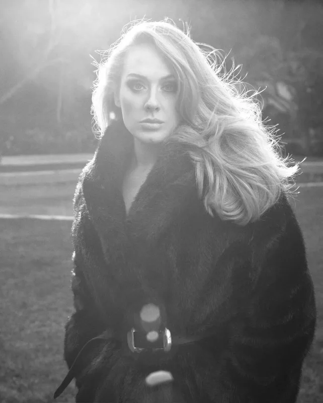 Adel “Elle” üçün kamera qarşısına keçdi