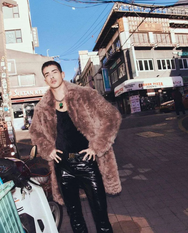 “Elite” ulduzundan yeni fotolar