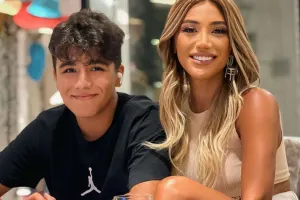 Röyanın oğlu Londondan qayıtdı