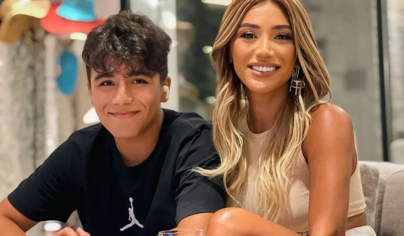 Röyanın oğlu Londondan qayıtdı