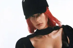 Heylidən “Vogue” üçün pozlar