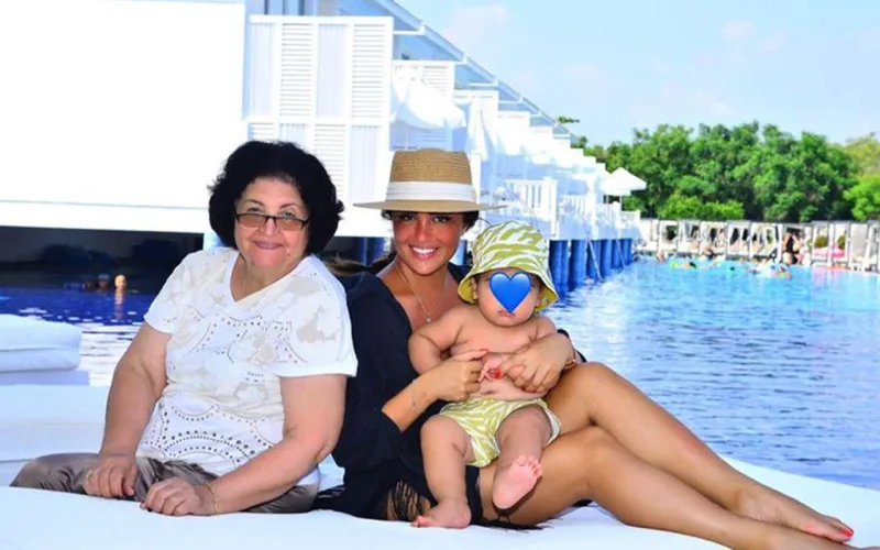 Aydan oğlu ilə tətildə - Fotolar