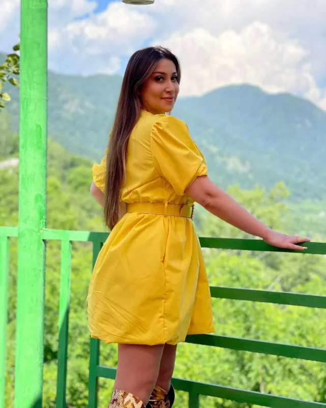 Damla və Nahidə eyni geyimdə