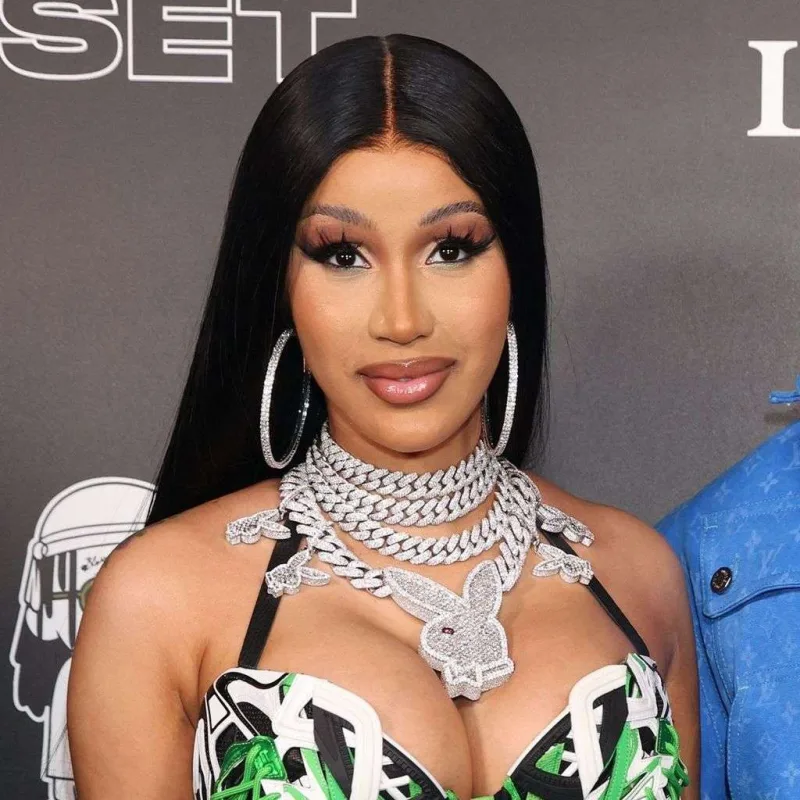 Kardinin parlaq saçlarının sirri!