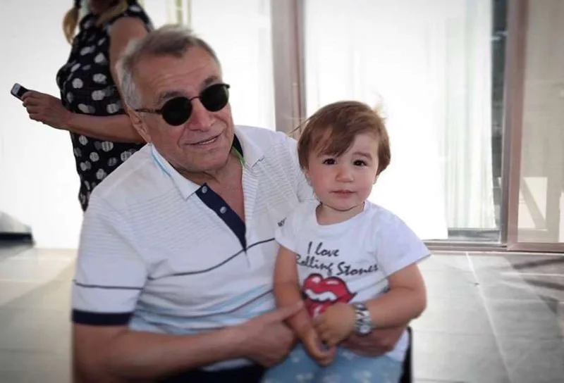 Safuradan mərhum qayınatası ilə bağlı paylaşım