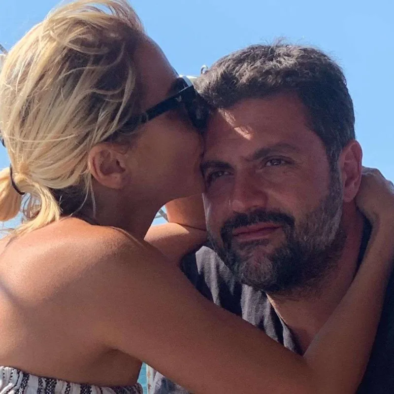 Ərinin cinayət məhkəməsində huşunu itirdi