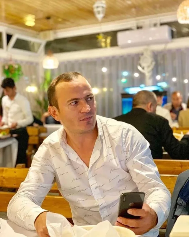 “Yaltaqlanmağı tərgidin” - Pərvindən şou əhlinə