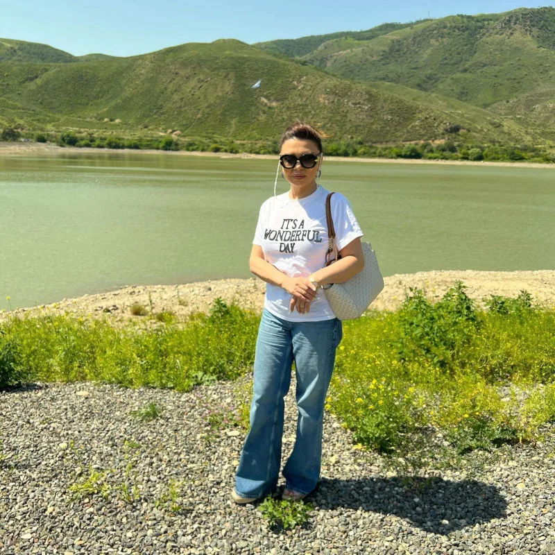 Xalq artistləri Suqovuşanda