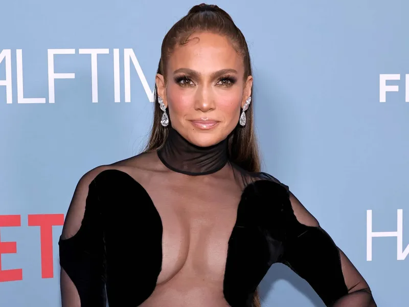 CeyLo sosial şəbəkə hesablarını “qaraltdı” 