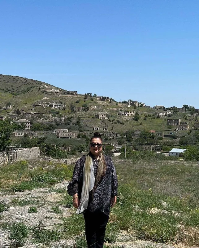 Xalq artistləri Suqovuşanda