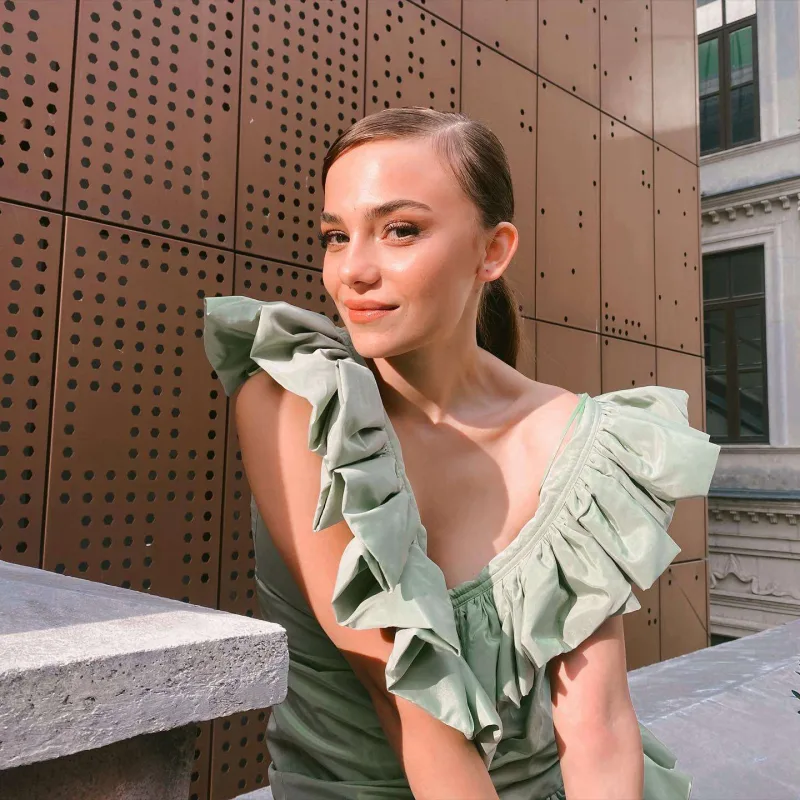 Yeni sevgilisi ilə görüntüləndi