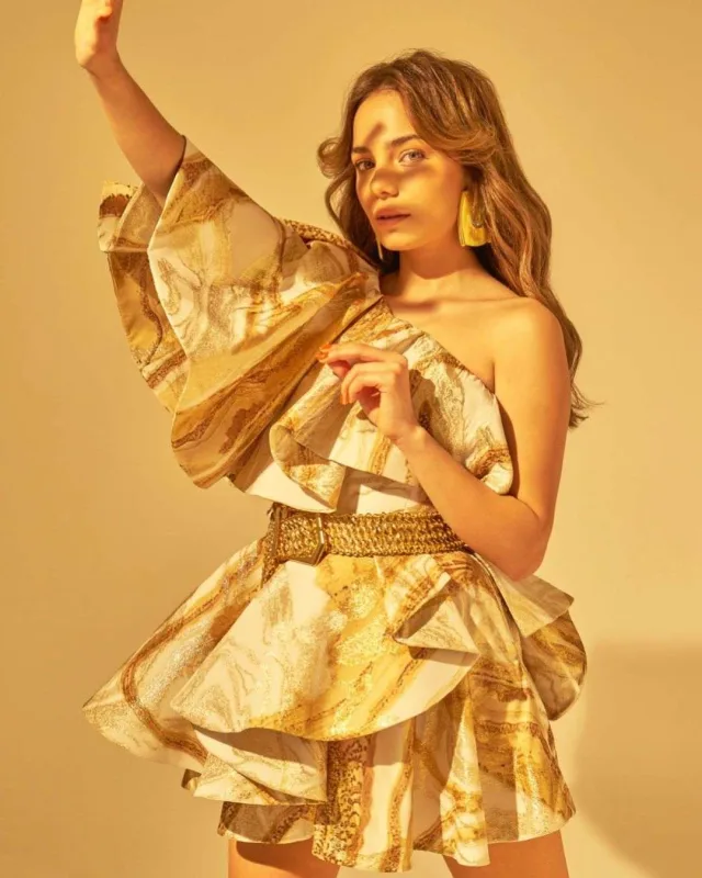 Yeni sevgilisi ilə görüntüləndi