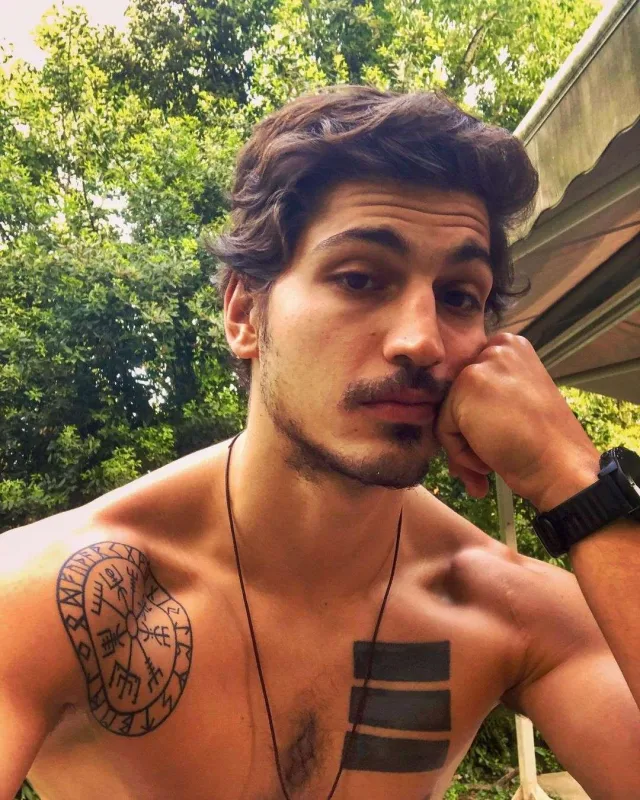 Yeni sevgilisi ilə görüntüləndi