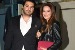 Əri Ebru Şallını avtomobildə döydü