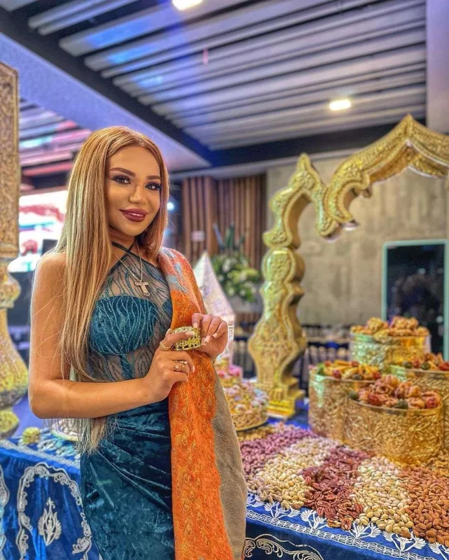 Türkan boyunbağısına görə tənqid olundu