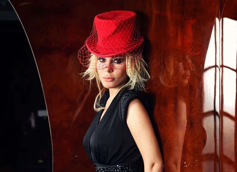 Brilliant ona böhtan atanlardan danışdı