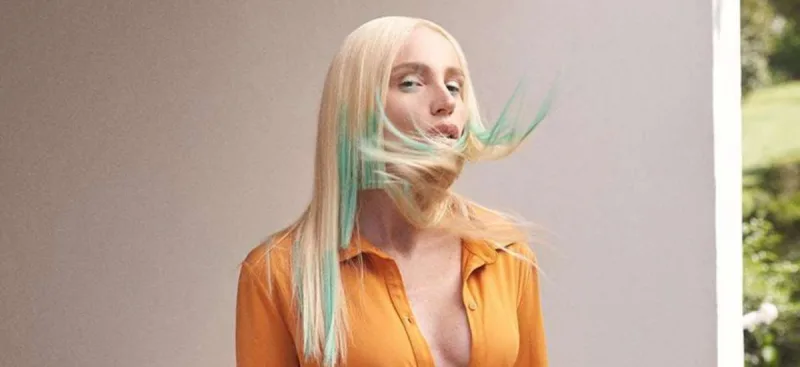 Gülşen “Lofficiel” üçün kamera qarşısında