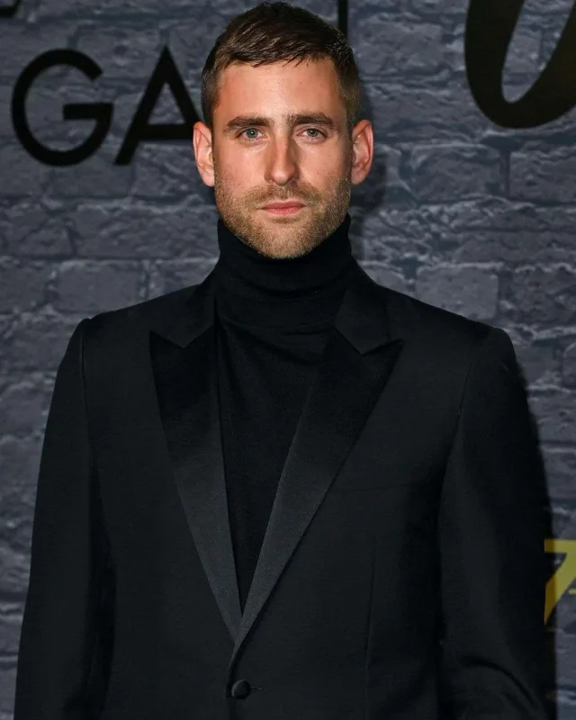 Qırmızı xalıda Ceyms Bond rüzgarı