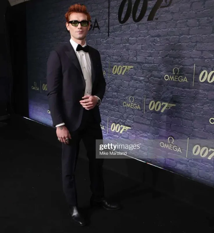 Qırmızı xalıda Ceyms Bond rüzgarı