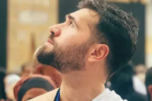 Çingiz Məkkəyə getdi