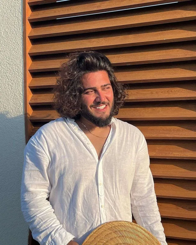 Ayaz model sevgilisi ilə üzük taxdı