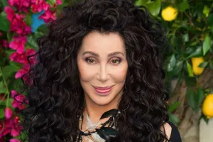 “Biz yeniyetmələr kimi öpüşürük”