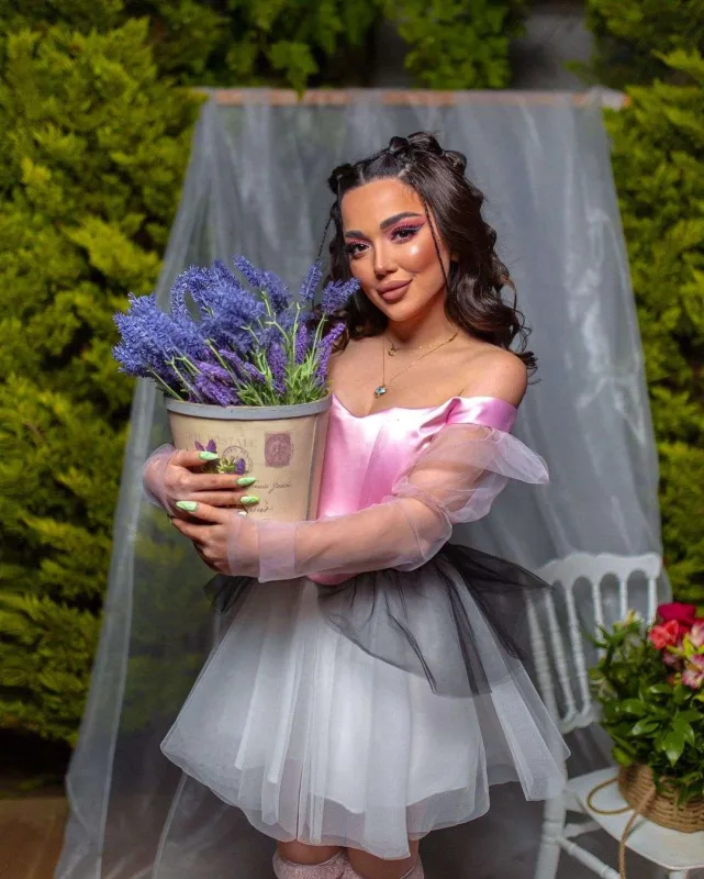 Futbolçuyla Mehinin eşqinə “qırmızı kart”!