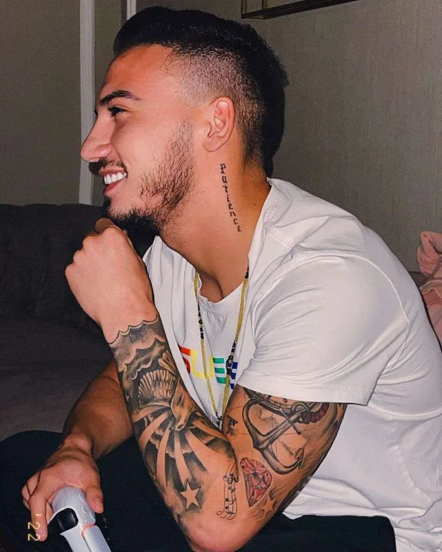 Futbolçuyla Mehinin eşqinə “qırmızı kart”!