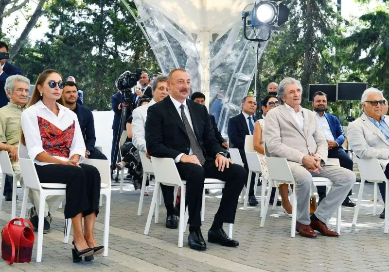 Maqomayevin abidəsinin açılışından görüntülər