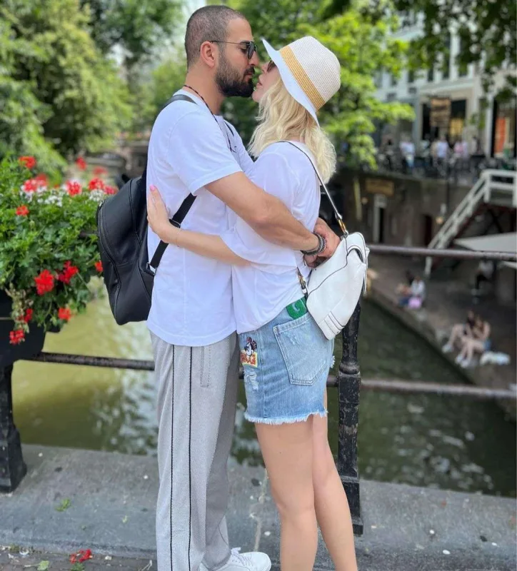 Yumurtalıqlarını dondurub