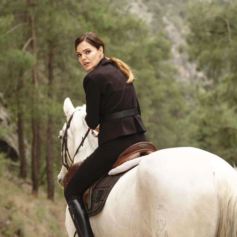 Sevgilisi kameralardan qaçdı