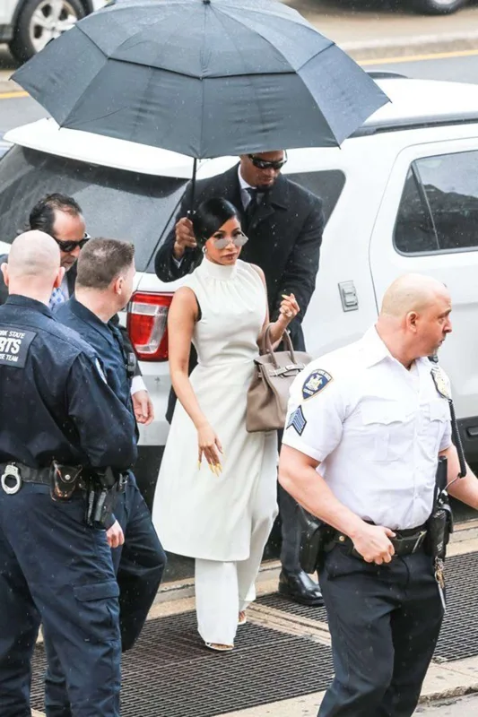 Kardinin məhkəmə “look”ları