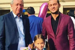 Emildən qayınatasına təbrik